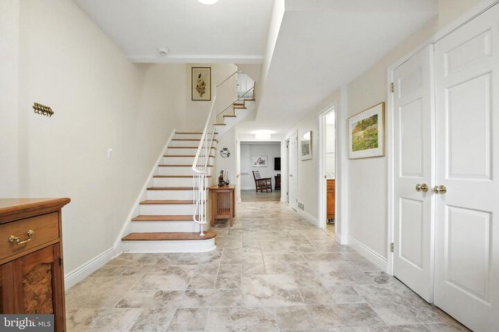 Property Photo:  2319 S Queen Street  VA 22202 