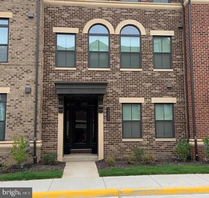Property Photo: 22285 Cornerstone Crossing Terrace VA 20148