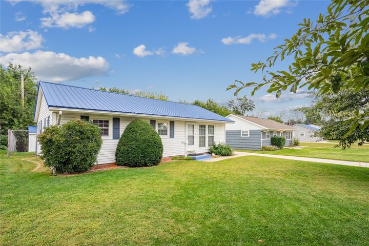 Property Photo: 4439 Benton Street NE IA 52402
