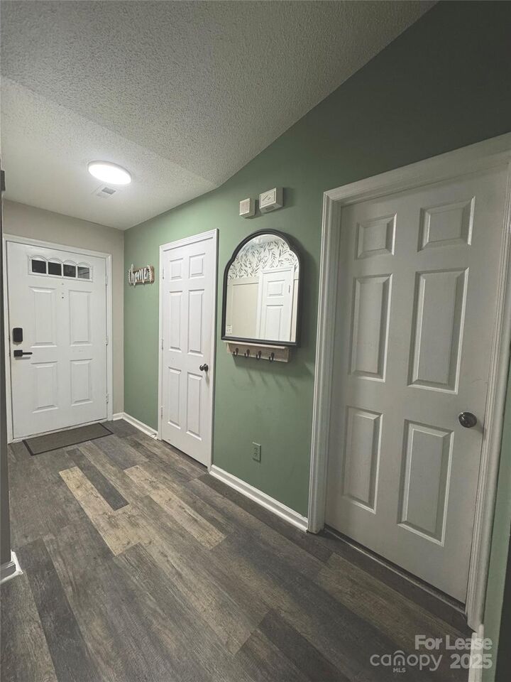 Property Photo: 2603 Clarencefield Drive NC 28216