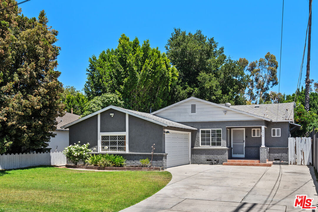 Property Photo:  5630 Radford Ave  CA 91607