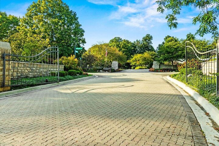 Property Photo: 8245 Sanctuary Drive OH 43235