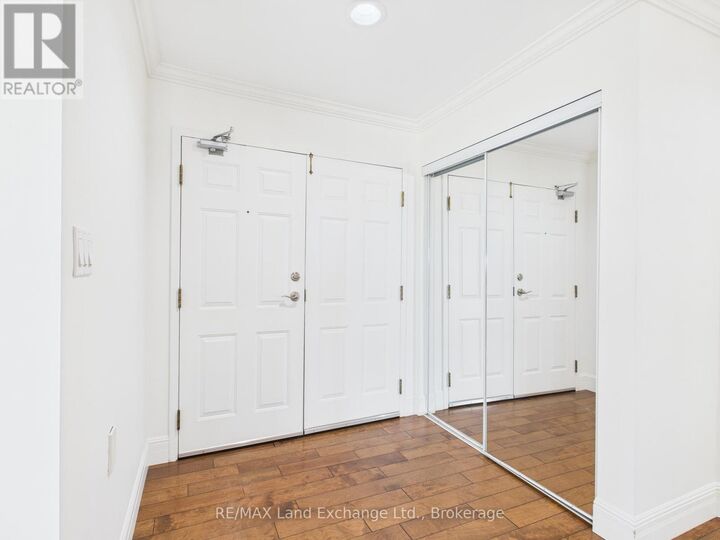 Property Photo:  200 Harbour Street 108  ON N2Z 3A3 