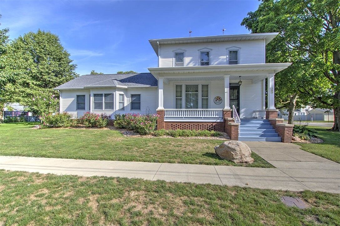 Property Photo: 303 W Main Street IL 61756