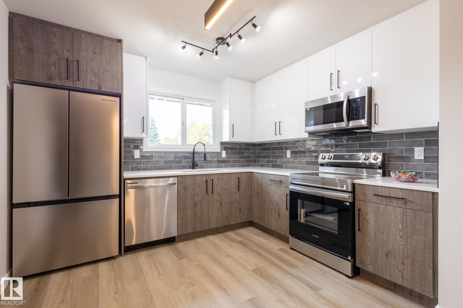 Property Photo: 14618 25 Street NW AB T5Y 1X4