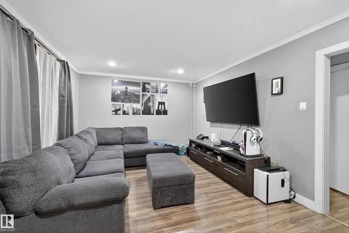 Property Photo:  6014 120 Avenue NW  AB T5W 1L7 