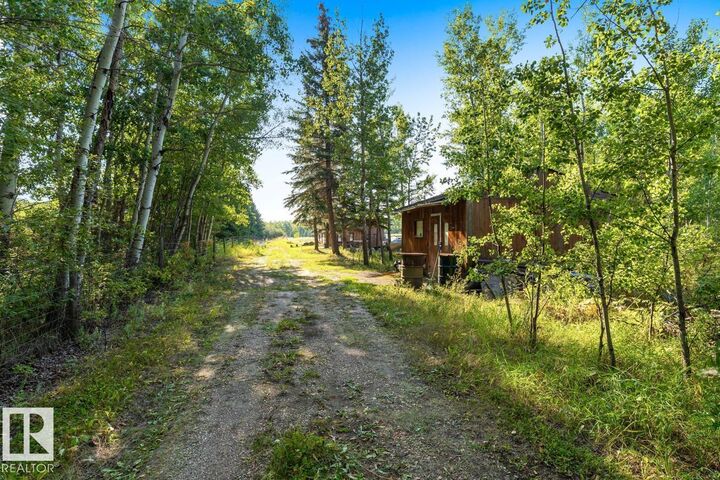 Property Photo:  52110 Rge Road 214 85  AB T8E 1A4 