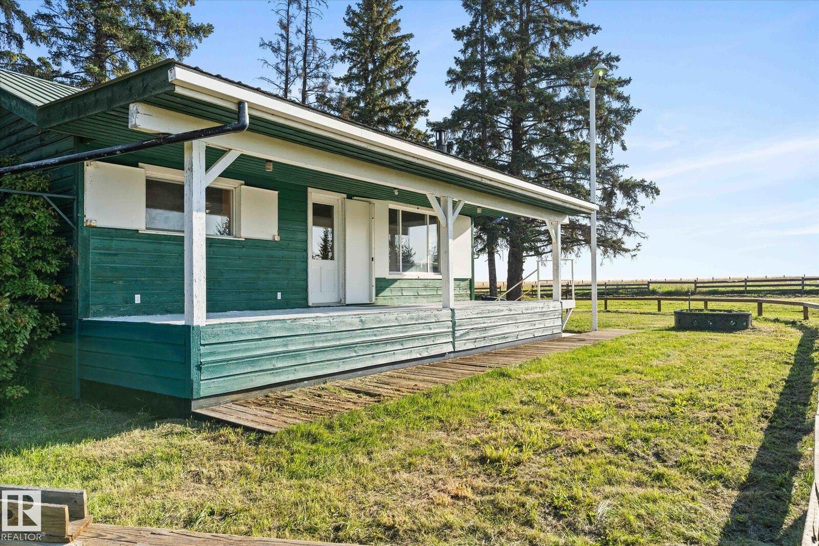 Property Photo: 48437 Rge Road 34 AB T0C 2T0