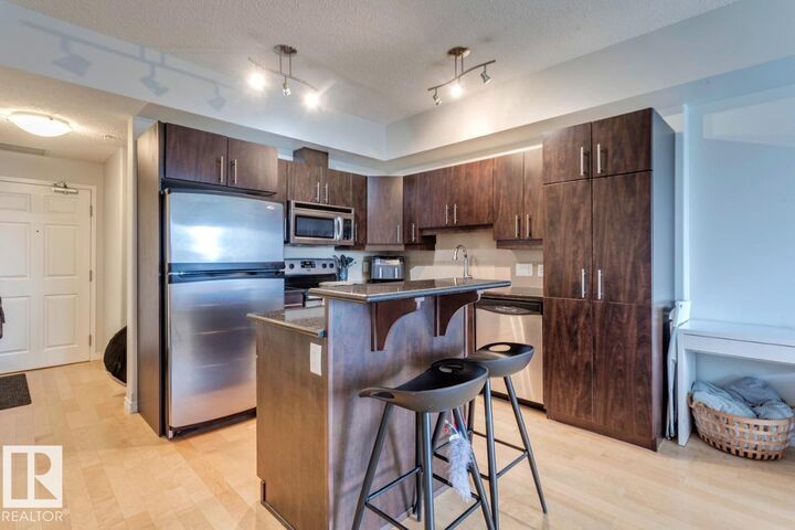 Property Photo: 10303 111 Street NW 904 AB T5K 0C6