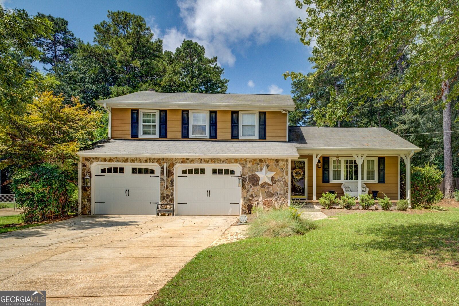 Property Photo: 180 Cowan Drive GA 30281