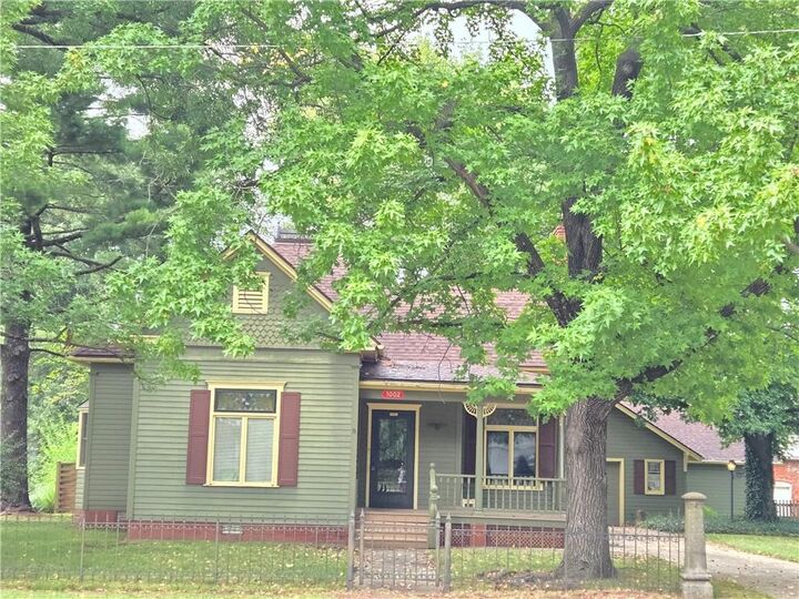 Property Photo:  1002 E Main Street Street  KS 67335 