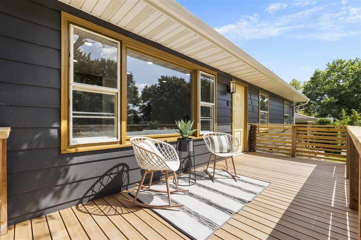 Property Photo: 713 14th Ave IA 52241