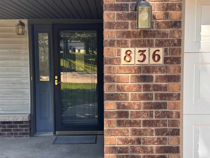 Property Photo: 836 West Side Drive IA 52246