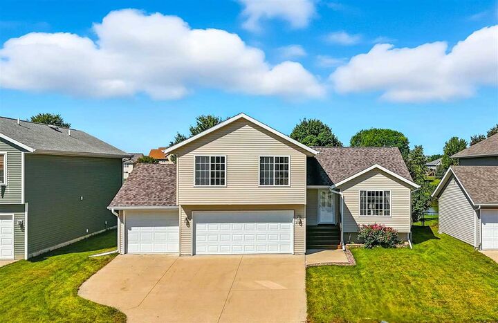 2901 Russell Dr   IA 52240 photo