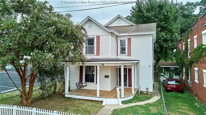 813 Indiana Avenue  Charleston WV 25302 photo