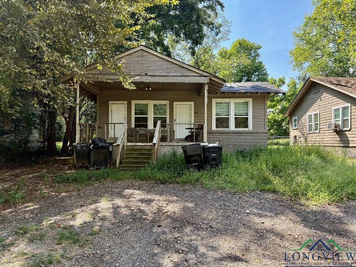 Property Photo: 608, 610, 623 Harrell 625, 627 Harrell TX 75601