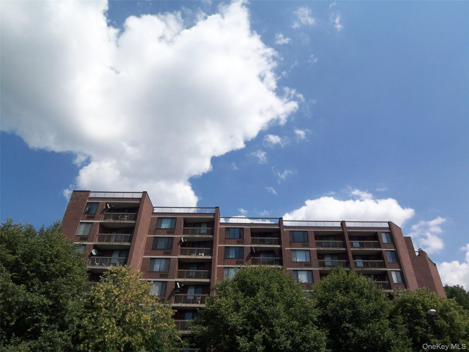 Property Photo: 777 N Macquesten Parkway 604 NY 10552