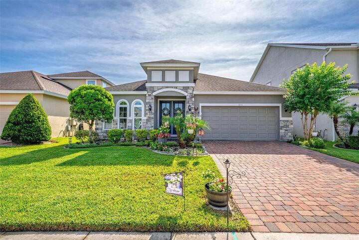 Property Photo: 1711 Reflection Lane FL 34771