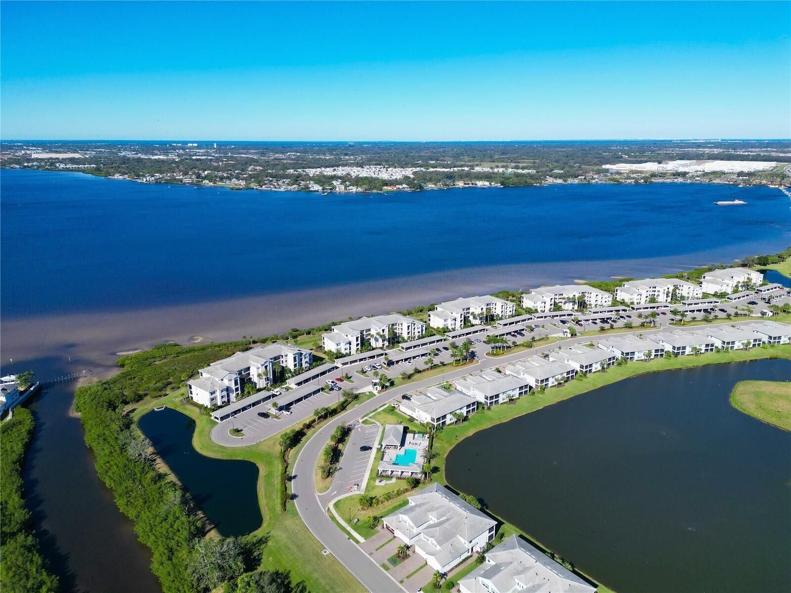 Property Photo: 1010 Tidewater Shores Loop 307 FL 34208