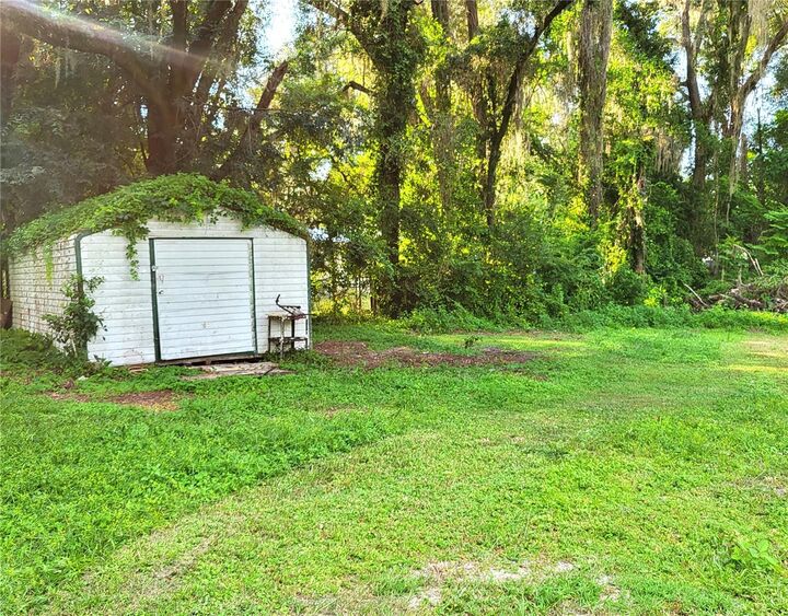 Property Photo: 5014 SW 66th Street FL 32608