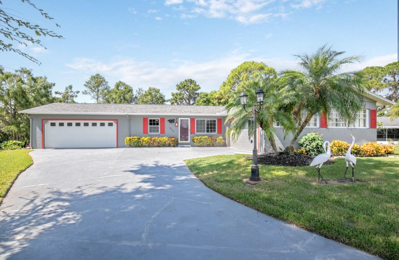 Property Photo:  35518 Cedar Lane  FL 34788 