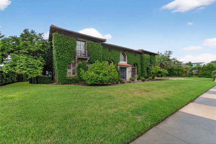 Property Photo: 301 Caspian Street FL 33606