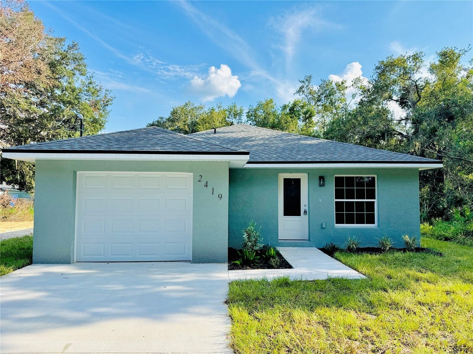 Property Photo:  2419 Blair Circle N  FL 33803 