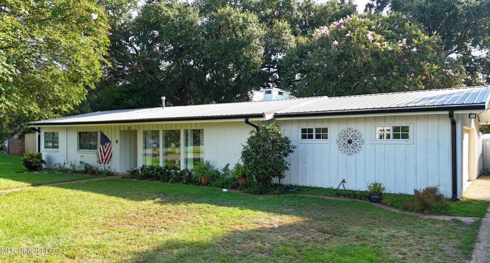 Property Photo: 15 Oakwood Drive MS 39507