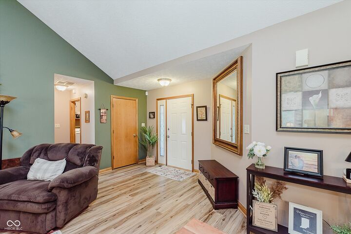 Property Photo: 1260 Runningbrook Drive IN 46123