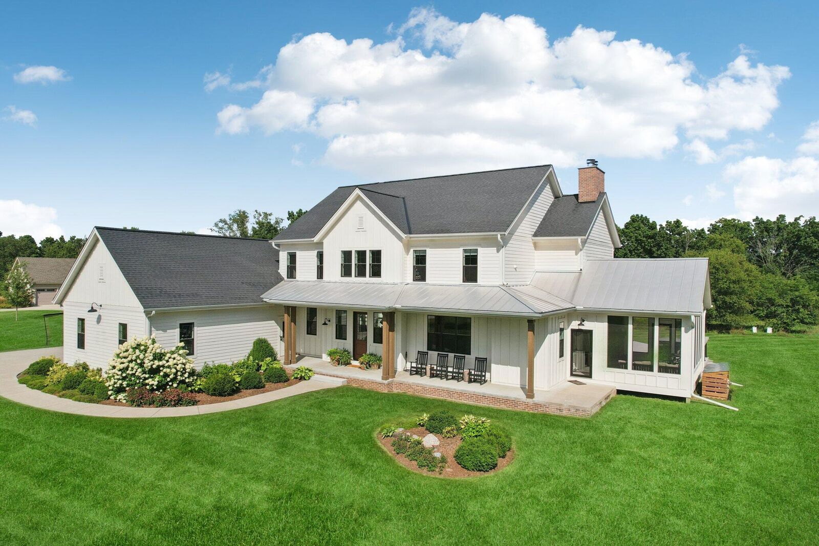 Property Photo: 998 N Griffith Rd WI 53066