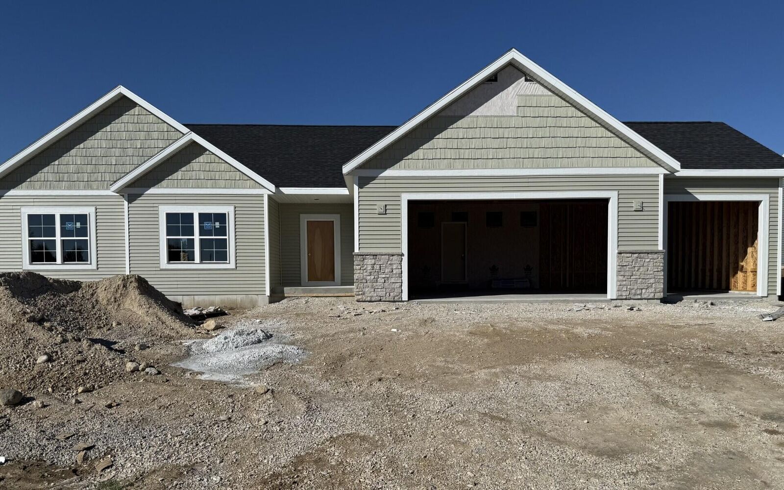 Property Photo:  100 Chestnut Ct  WI 53091 