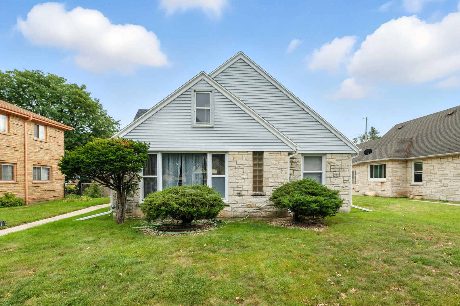 Property Photo: 5641 W Melvina St WI 53216
