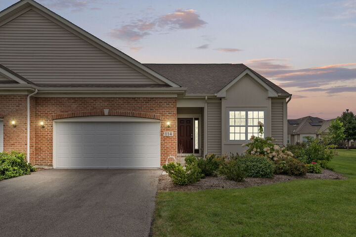 Property Photo: 114 Easton Drive IL 60136