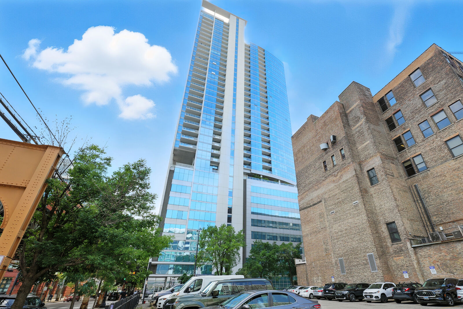 Property Photo: 303 W Ohio Street 3305 IL 60654