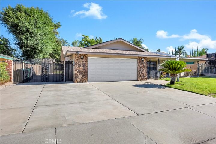 Property Photo:  41574 Lomas Street  CA 92544 