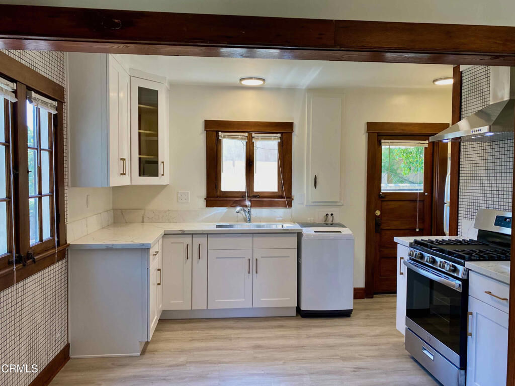 Property Photo: 2435 Mohawk Street 1 CA