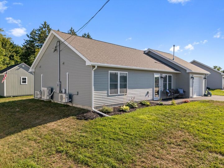 Property Photo:  45 Stearns Farm Road  ME 04444 