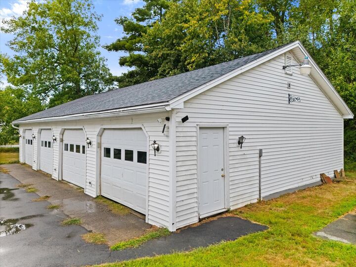 Property Photo: 220 Ridge Road ME 04969