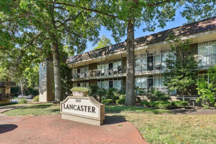 Property Photo:  3909 Whitland Ave 202  TN 37205 