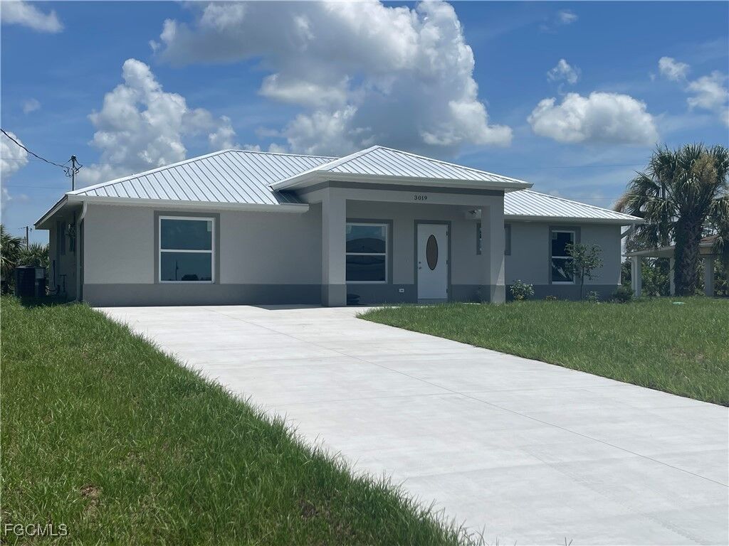 Property Photo: 3019 Lancer Road FL 33935
