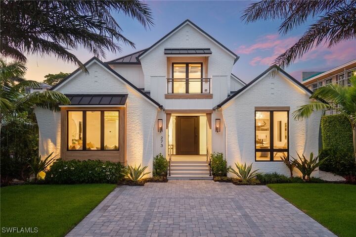 Property Photo: 273 10th Avenue S FL 34102