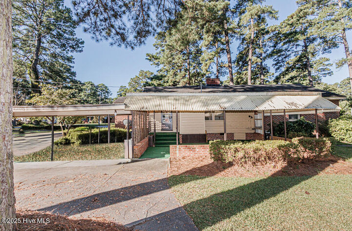 Property Photo: 300 Briarcliff Road NC 27804