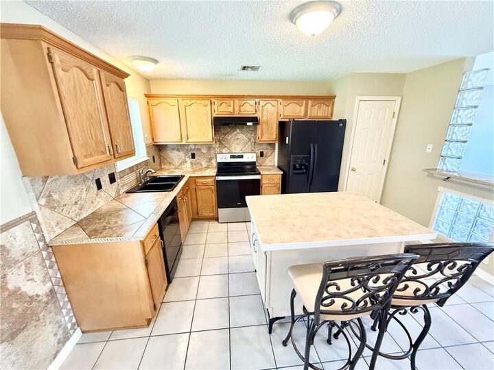 Property Photo:  2521 Bluebird Street  LA 70460 