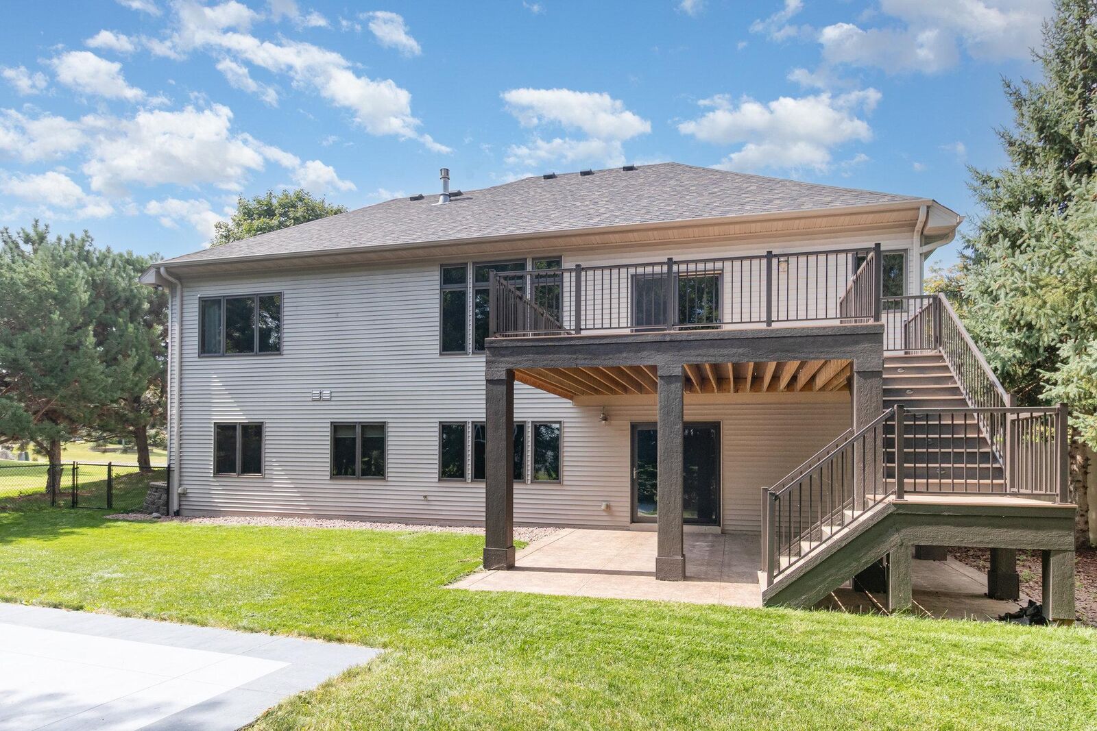 Property Photo: 605 Heritage Trail NE MN 56071