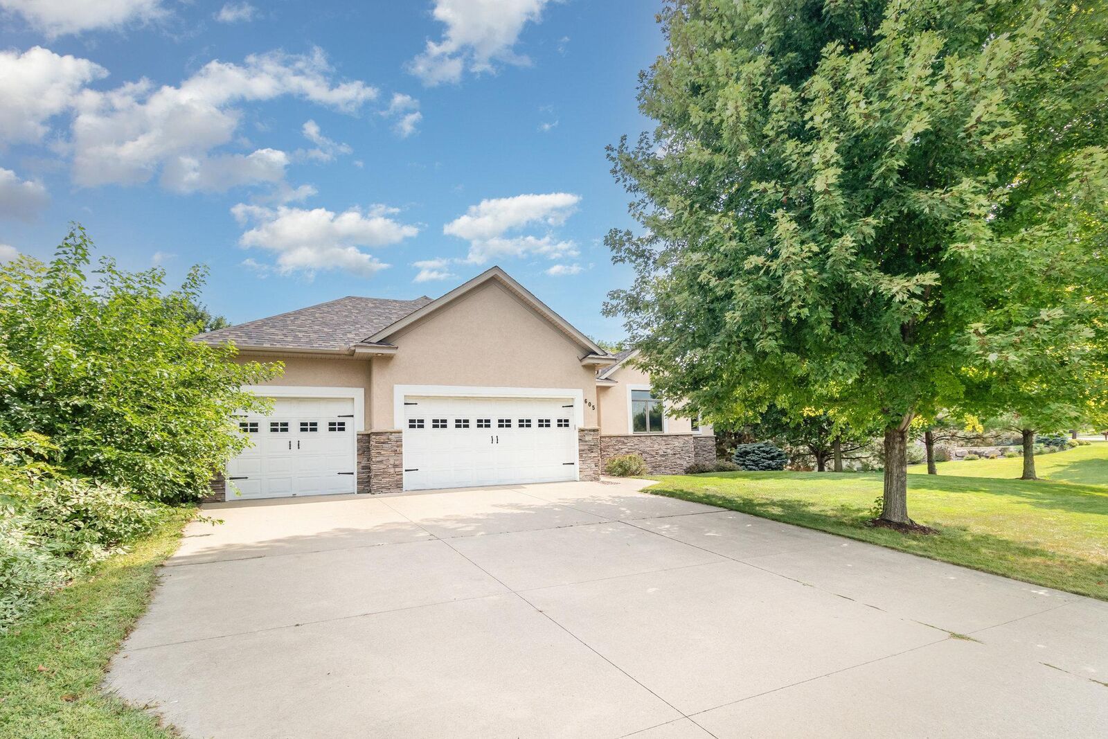 Property Photo: 605 Heritage Trail NE MN 56071