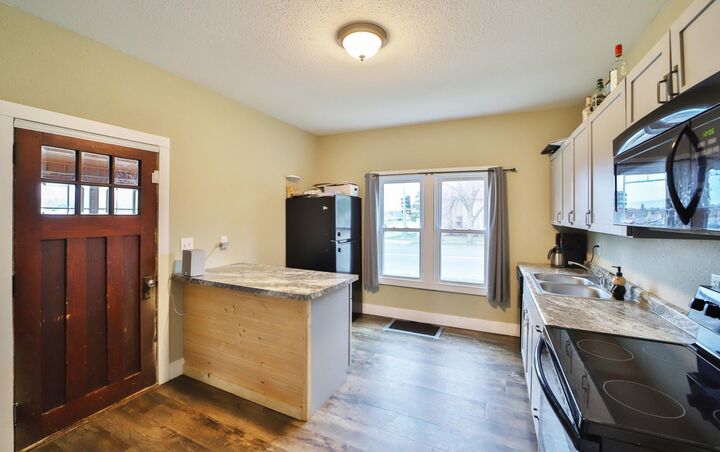 Property Photo: 801 S 6th Street MN 56401
