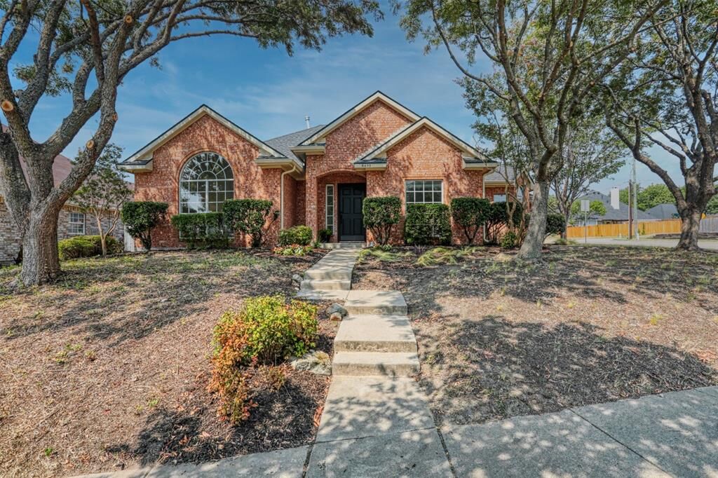 Property Photo: 8495 E Creekside Circle TX 75034