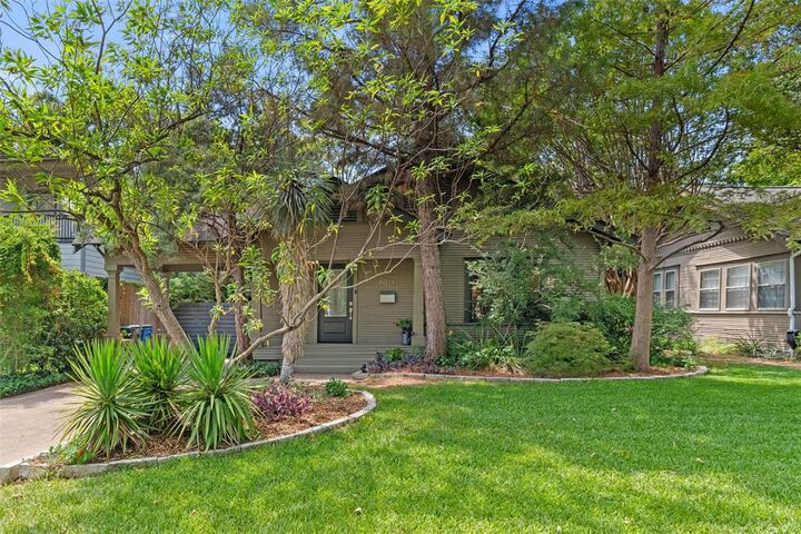 Property Photo: 6026 Goliad Avenue TX 75206