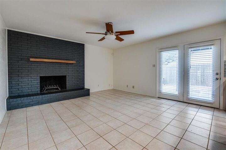 Property Photo: 3812 Sugar Ridge Road TX 76133