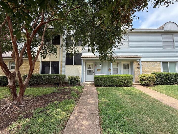 Property Photo:  4805 Rollingwood Court  TX 75043 